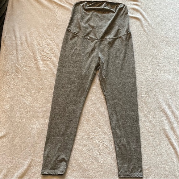 Maternity Leggings - Picture 2 of 3